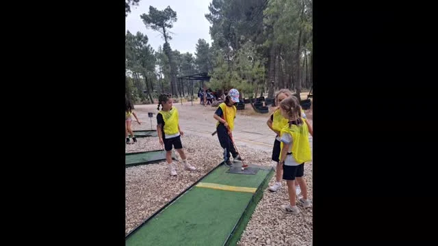 🎯 ¡Aventura, sonrisas y aprendizaje en @pinocioaventura ! 🌳✨

Ayer nuestros peques de Educación Primaria se convirtieron en auténticos aventureros en el Pinocio Parque de Aventuras. 🧗‍♀️🌞
Entre tirolinas, retos y muchas risas, aprendimos nuevos deportes, jugamos sin parar, compartimos momentos únicos y... ¡formamos un equipo genial! 🤩💪

Porque en la Fundación Educativa Amor de Dios sabemos que el mejor camino es educar desde el amor, apostando por la innovación educativa, los valores, la cercanía y el trabajo conjunto con nuestras familias. 💙👨‍👩‍👧‍👦

📸 ¡Un día para recordar!

#NSRocío #InnovaciónEducativa #EducarDesdeElAmor #ValoresQueTransforman #Cercanía #FamiliaAmorDeDios #Pinocio #AprenderJugando #AventuraEnFamilia #SomosEquipo #EscuelaQueInspira #FundaciónAmorDeDios #AmorQueEduca